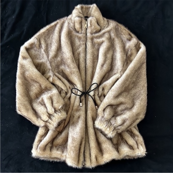 Zara Jackets & Blazers - Zara RARE NWOT tan drawstring cinched waist adjustable faux fur jacket